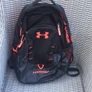 Underarmer backpack